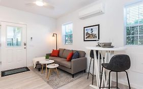 The Studio At Old Mission Walking Distance To Downtown And Onsite Parking